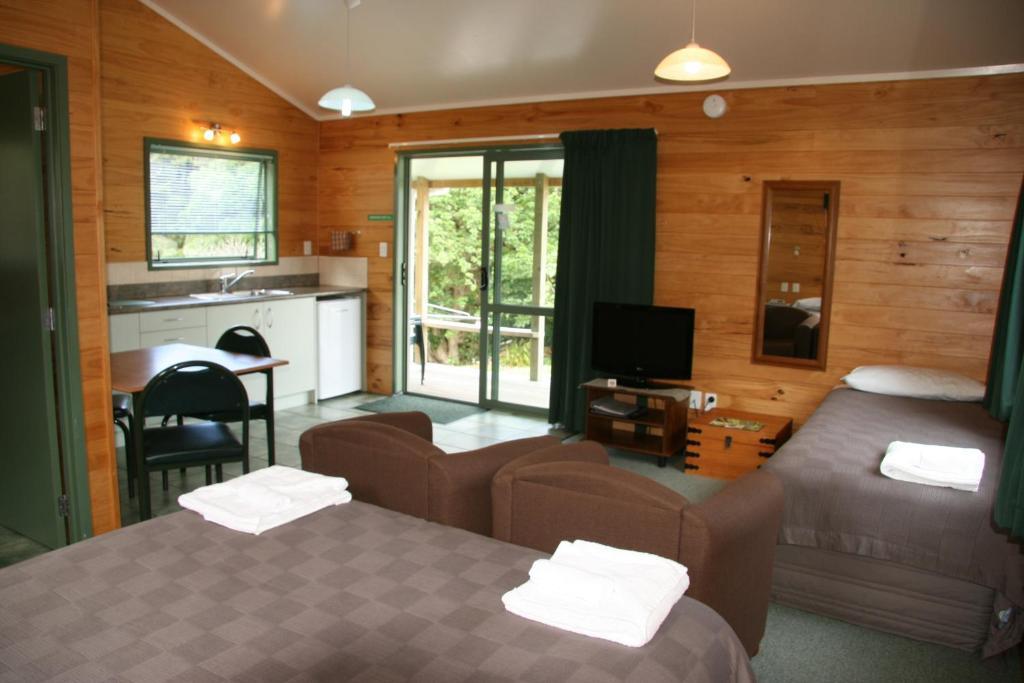Whangarei Top 10 Holiday Park ภายนอก รูปภาพ